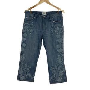 White House Black Market Blanc Embroidered Capri  Jeans, 8